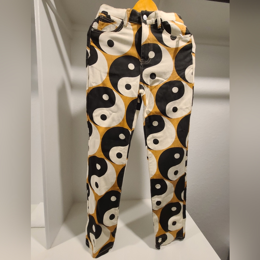 Yin Yang Patterned Leggings